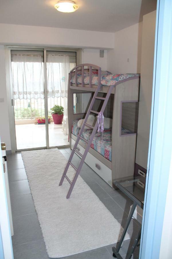 Les Miradors Apartment ม็องตง ภายนอก รูปภาพ
